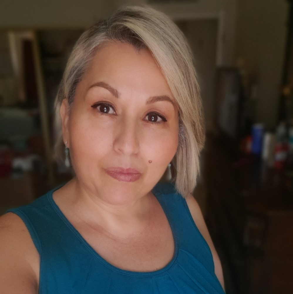 Meet your Posher, Mona's